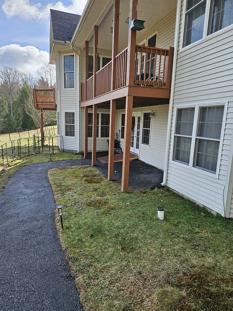 Building Photo - 287 Hoit Rd #B