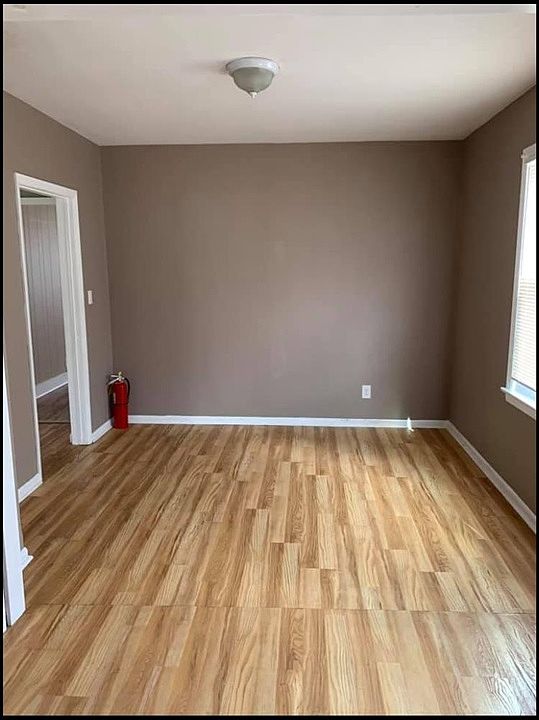 1st image of 16 Homer Ave Room 1