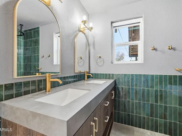 2230 W CAMBRIDGE Avenue, Phoenix, AZ 85009
