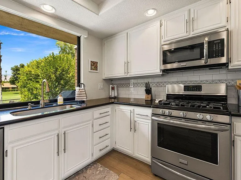 235 Santa Barbara Cir — Photo 14