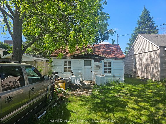 3rd image of 744 Little Grey St