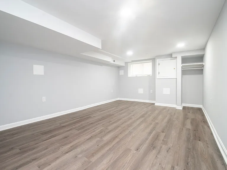 415 N Kenwood Ave — Photo 22