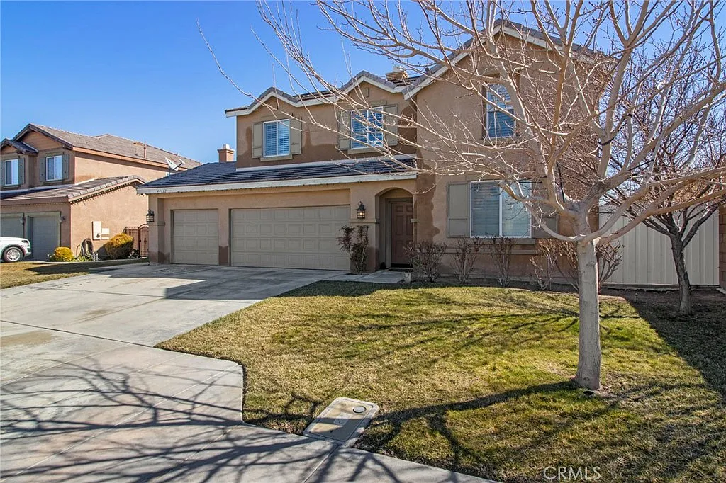 44662 Ruthron Ave photo 1
