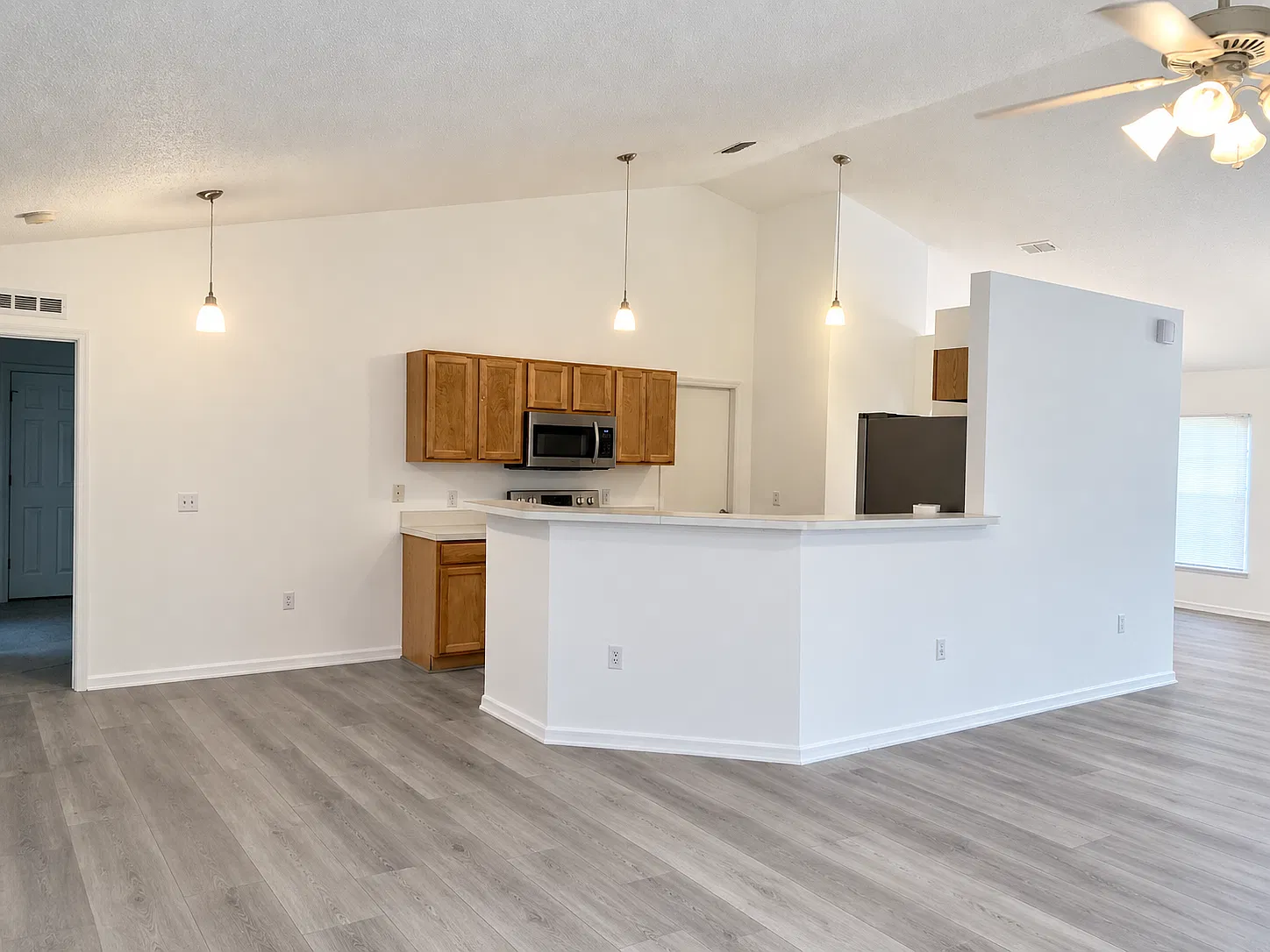 1533 Quiescent Ln — Photo 2