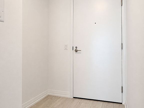 5th image of 400 King St W #1110