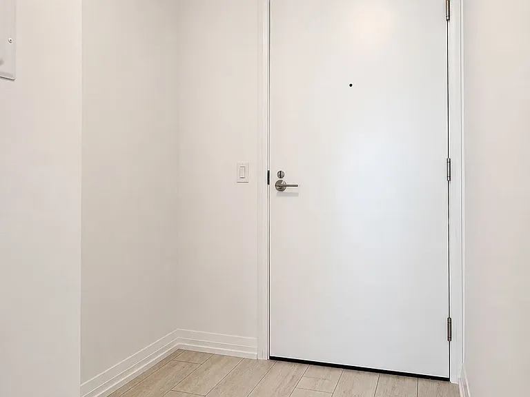 400 King St W #1110 — Photo 5