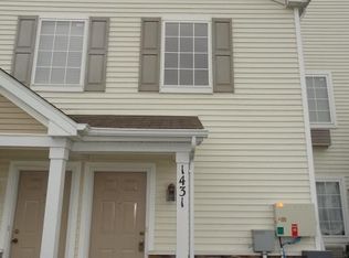 1431 Silverstone Dr, Carpentersville, IL 60110