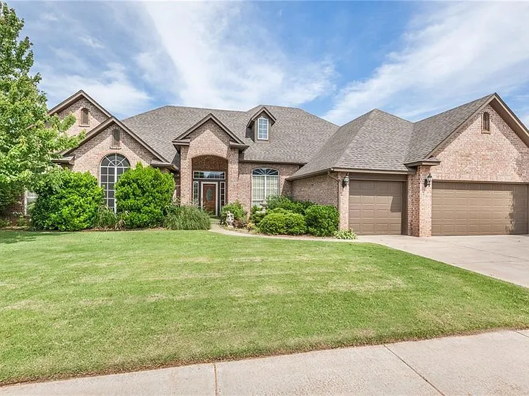 14708 Lamplight Ln — Photo 1