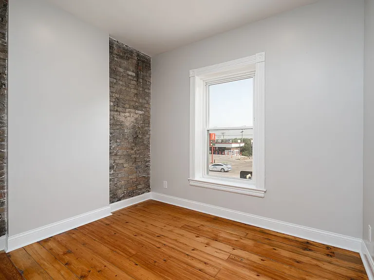 Brick and Beam Flats — Photo 33