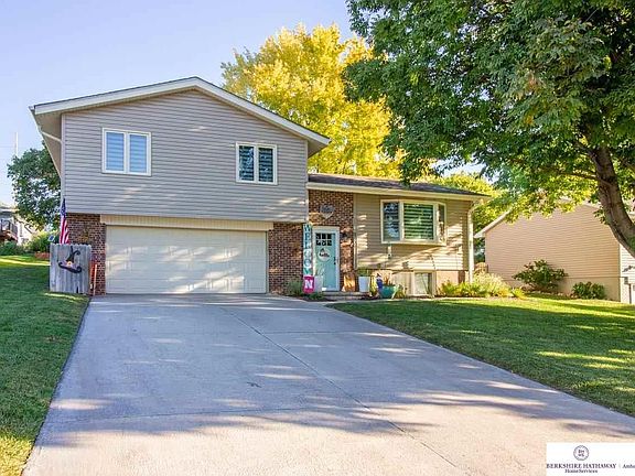 3rd image of 805 2nd Avenue Cir