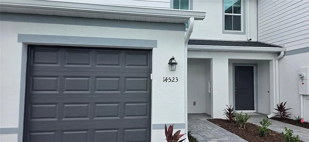 3 bed, 2.5 bath, 1414 sqft, $2,250 — Photo 2