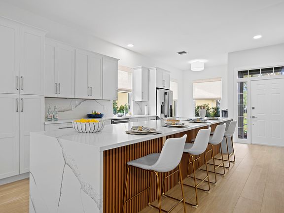 5th image of 2204 SW Mayflower Drive
