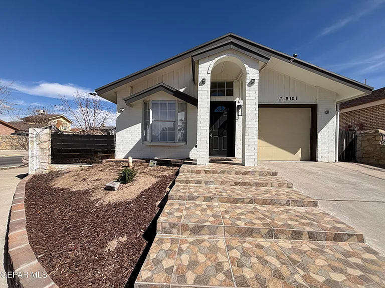 9101 Lacebark Elm Dr — Photo 2