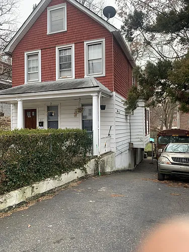 102 Courter Ave Photo 1