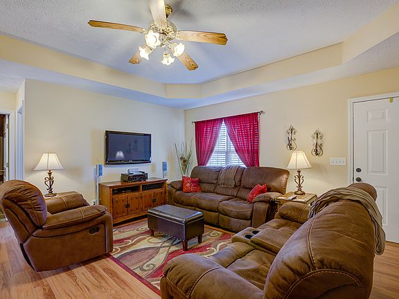 3rd image of 129 Millwood Dr