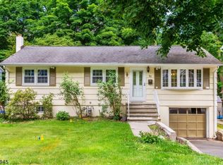 92 Truman Blvd, Oakland, NJ 07436