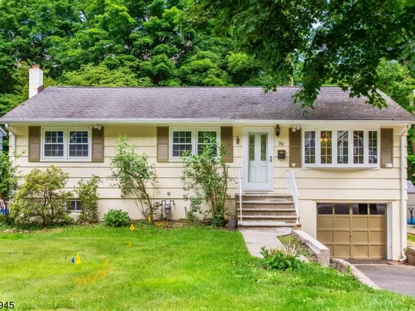 92 Truman Blvd, Oakland Boro, NJ 07436