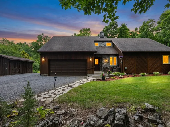 3886 Holmes Rd, South Frontenac, ON K0H 1X0