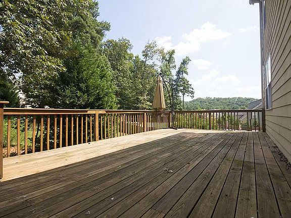 4th image of 416 Edgebrooke Ln