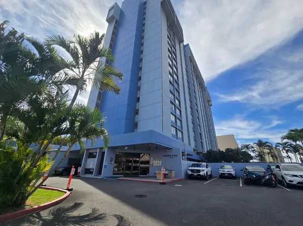 3045 Ala Napuaa Pl APT 806, Honolulu, HI 96818