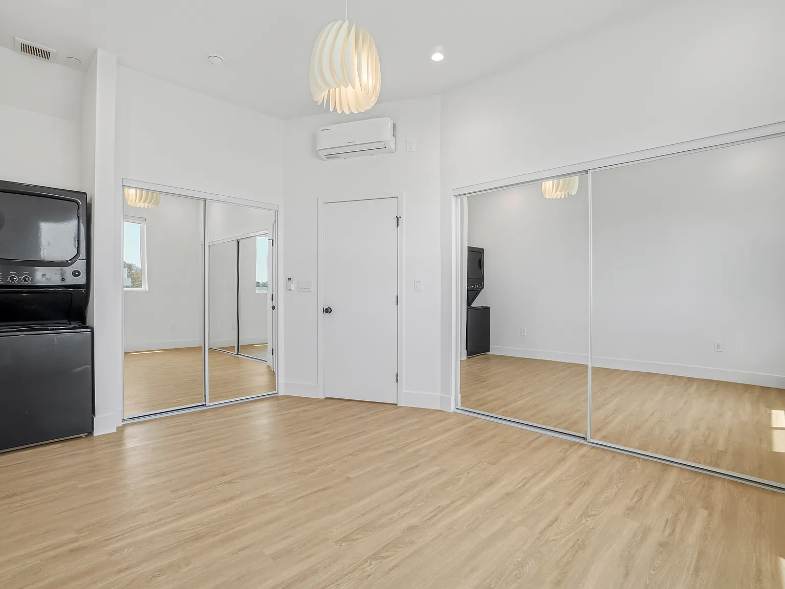1 bed, $2,200 — Photo 2