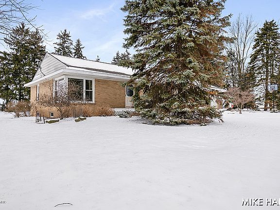 3rd image of 3897 72nd Ave