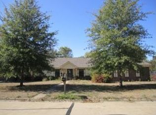 5615 Larry Dr, Texarkana, TX 75503