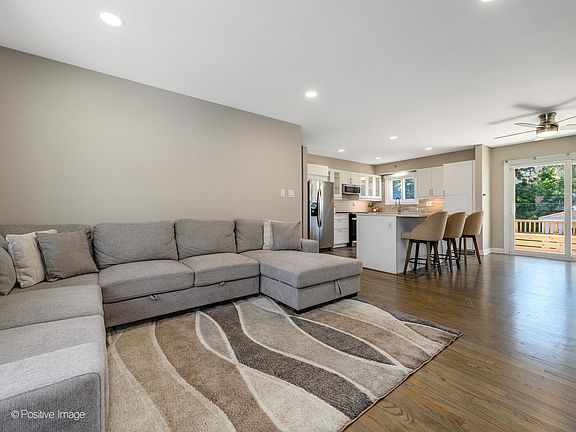 5th image of 1006 Greenvalley St