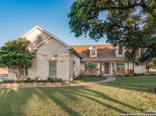 2422 Black Bear Dr, New Braunfels, TX 78132