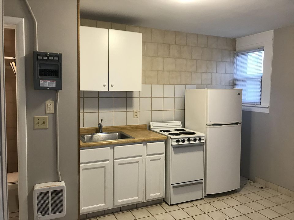 1st image of 408 10th St S APT 03