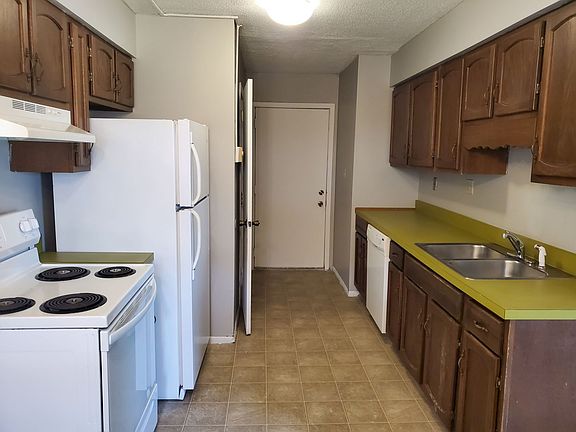 5th image of 3904-3910 N Franklin St #3908-3