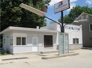 822 Franklin St, Center Point, IA 52213