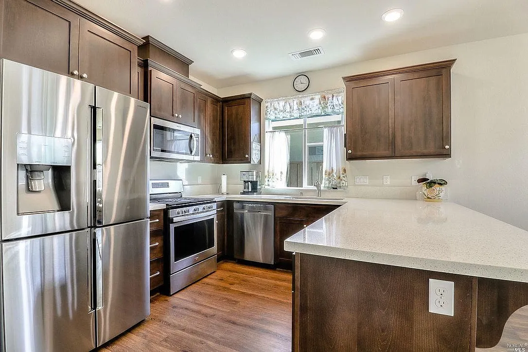 3 bed, 1368 sqft, $3,600 — Photo 4
