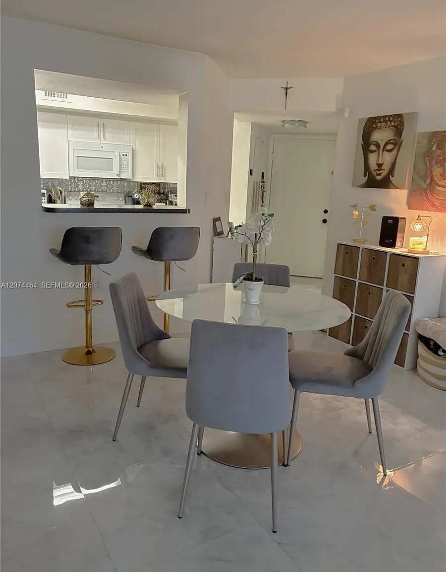 Biscayne Beach Club Condo — Photo 4