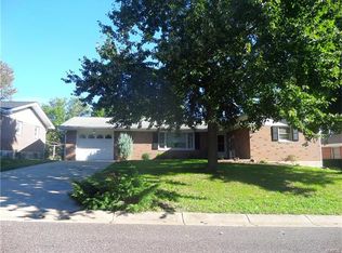 709 Ridgeview Dr, Washington, MO 63090