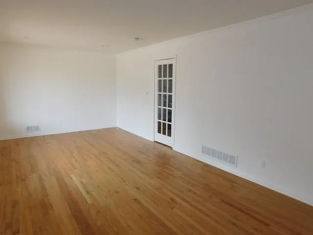 2407 Summerland Dr — Photo 6