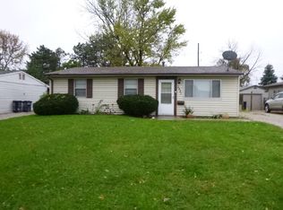 2821 E Cardinal Dr, Decatur, IL 62526