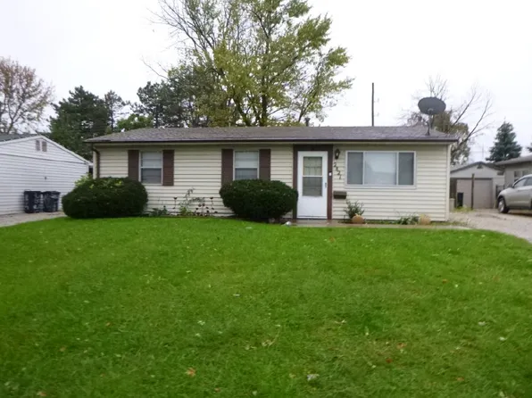 2821 E Cardinal Dr, Decatur, IL 62526