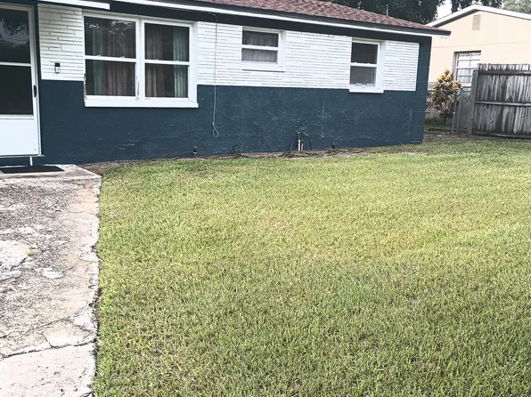 12073 135th Ave, Seminole, FL 33778