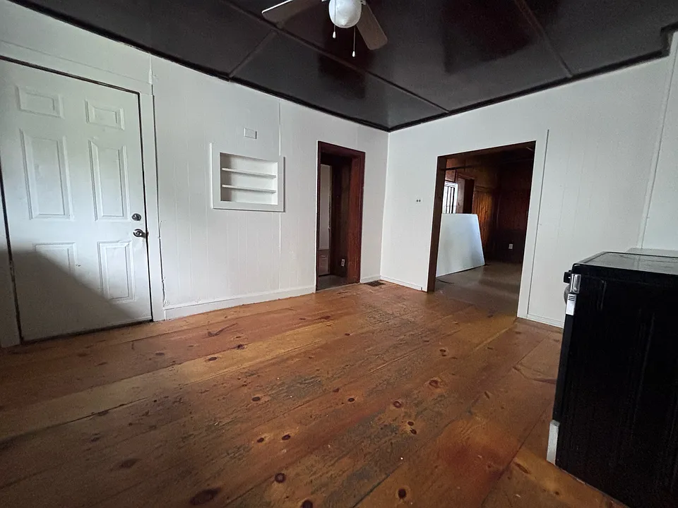 153 Onota St #1