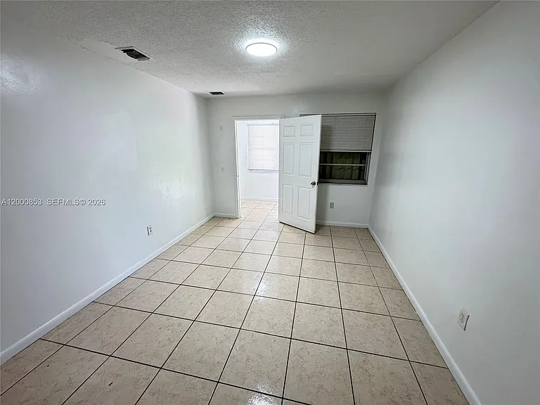 6301 SW 27th St #1 — Photo 16