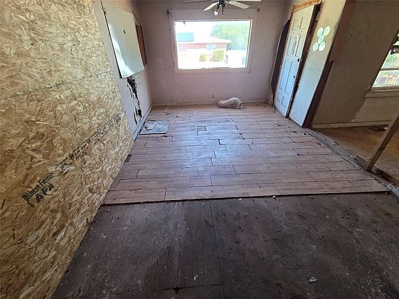 3rd image of 811 Tulsa St