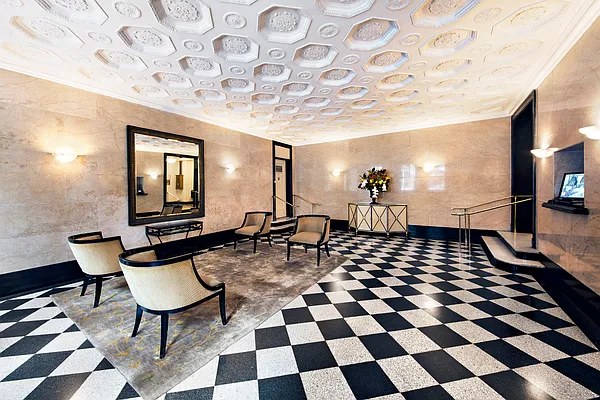 Sold by Stribling | media 27