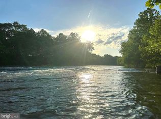 261 Hicks Dr, Petersburg, WV 26847