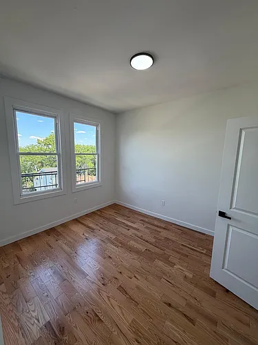 181 Woodside Ave #2F Photo 1