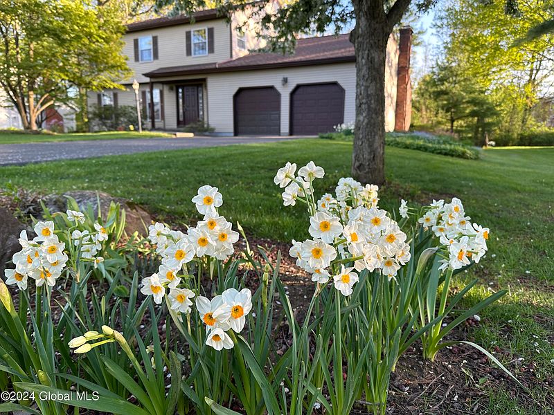 2nd image of 34 Ramblewood Court