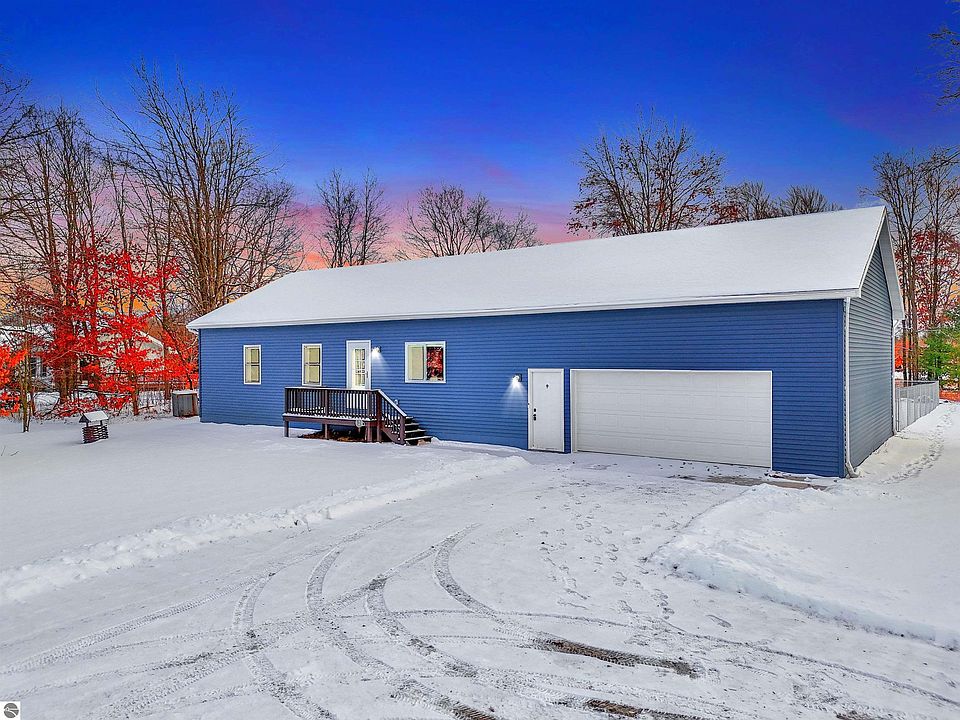 7709 W Blue Rd, Lake City, MI 49651 Zillow