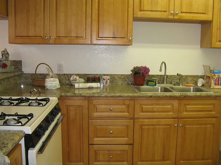 Elm Terrace Apartments — Photo 42