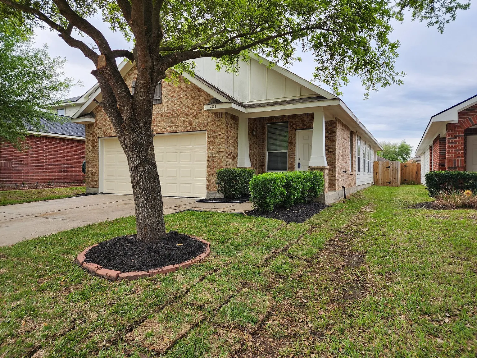 3 bed, 2.0 bath, 1409 sqft, $1,795 — Photo 2