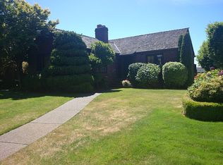 3047 W Viewmont Way W, Seattle, WA 98199